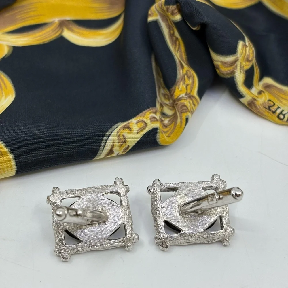 Vintage 70’s silver faux bois and onyx cuff links